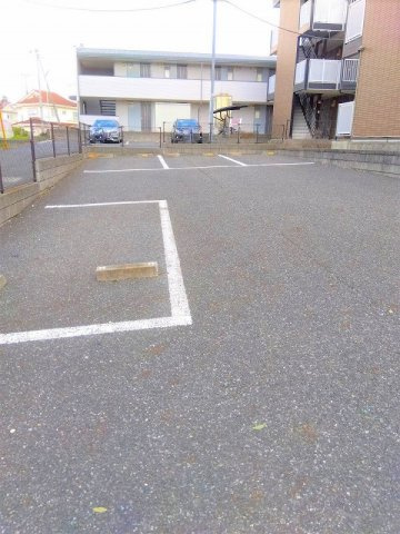 レオパレスシティーCの駐車場|画像5