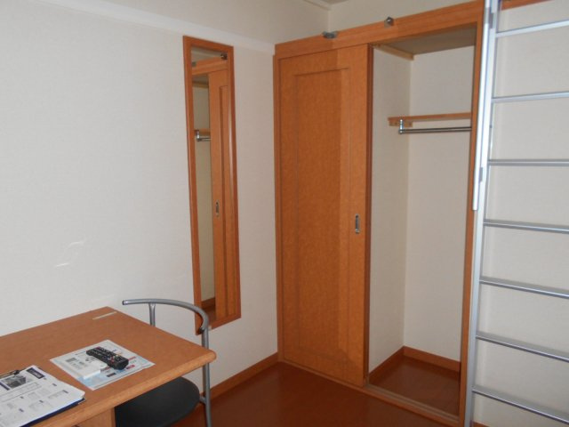 レオパレスシティーEの収納