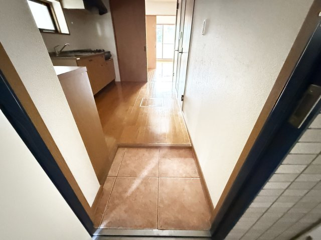 メロディハイム愛宕山の玄関