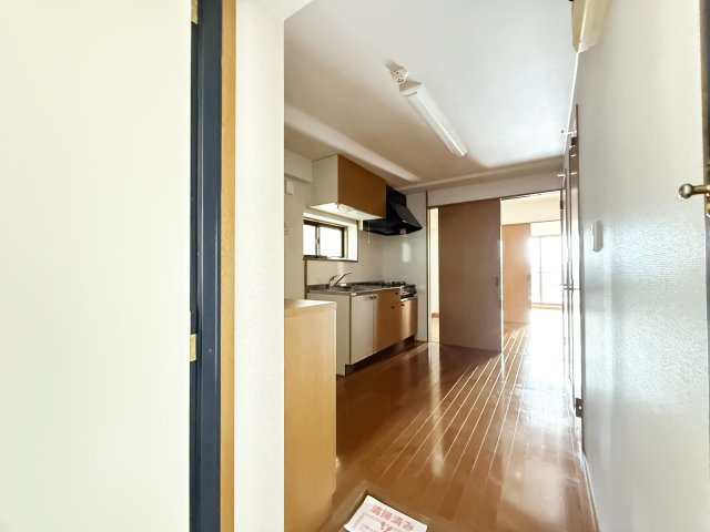 メロディハイム愛宕山の玄関