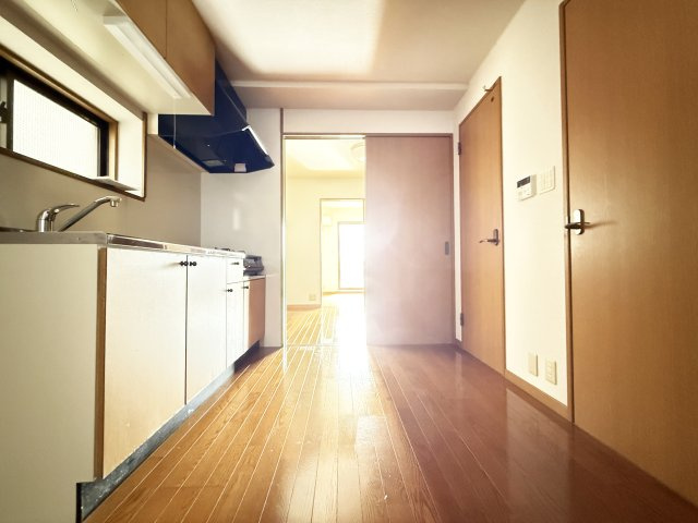 メロディハイム愛宕山の居間・リビング