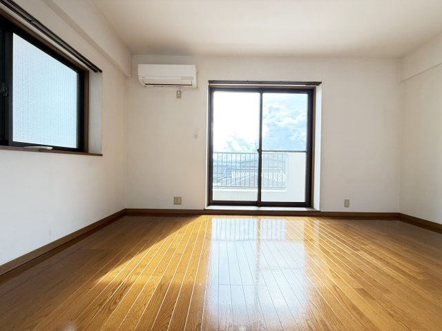 メロディハイム愛宕山の洋室