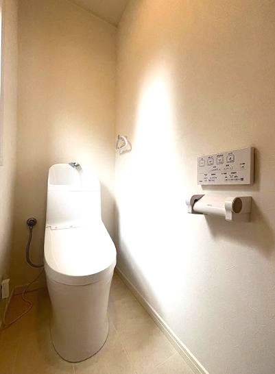 藤沢市鵠沼藤が谷4丁目　中古戸建のトイレ|トイレです