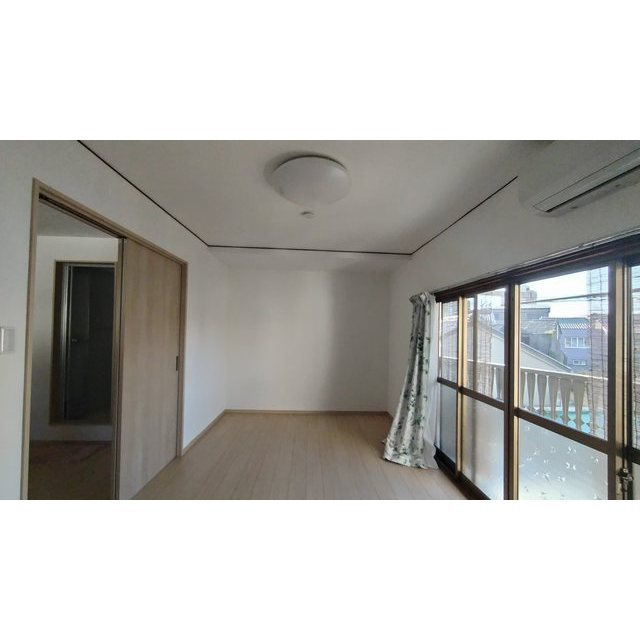 岐阜市加納徳川町のアパートの居間・リビング
