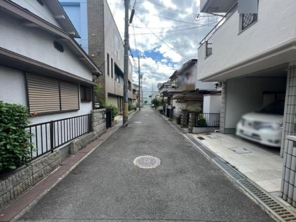 【前面道路含む現地写真】