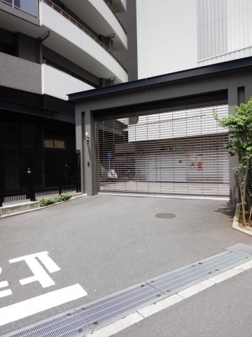 ルミナリータワー池袋の駐車場