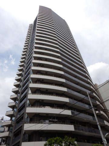 ルミナリータワー池袋の外観
