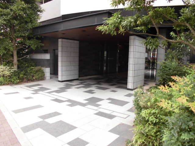 ルミナリータワー池袋のエントランス