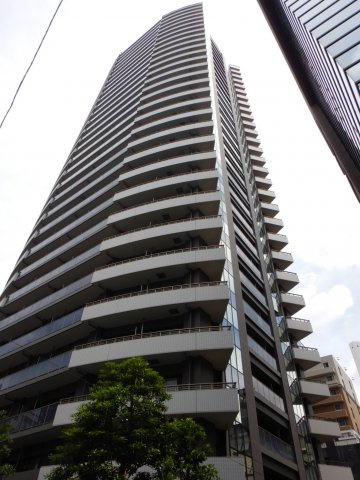 ルミナリータワー池袋の外観