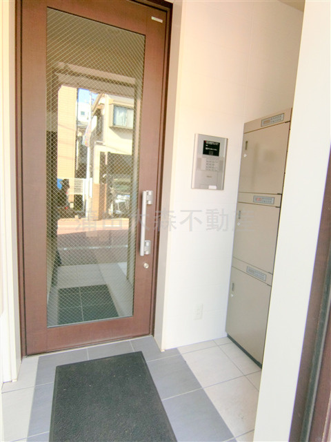 BEAMUS　COURTビームスコートのエントランス|TVモニター付オートロック宅配BOXメールBOX　エントランス