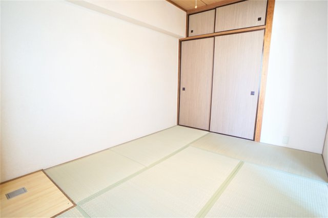 ハイツエバグリーン２号棟の寝室|洋室5.5帖になります