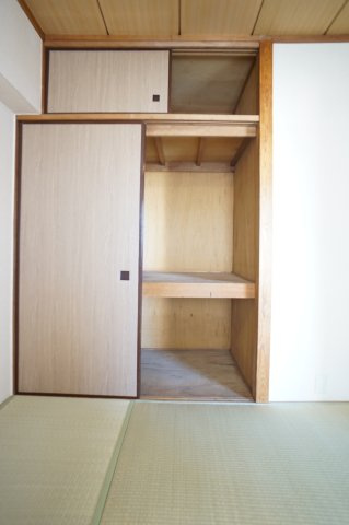 ハイツエバグリーン２号棟の収納|洋室・和室収納があります