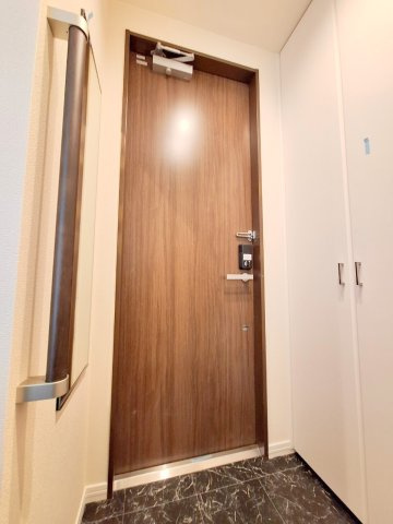 (仮称)代々木5丁目メゾンの玄関