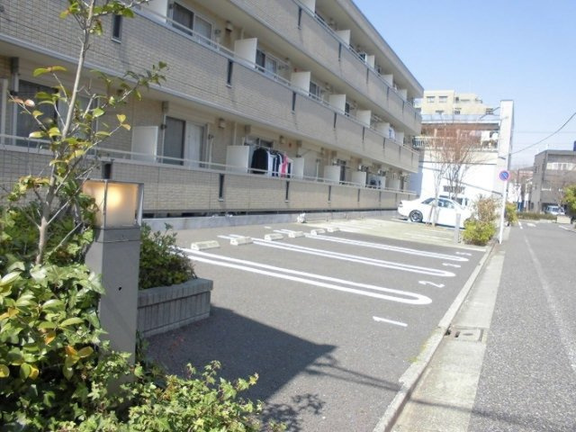グランフィールドⅢの駐車場