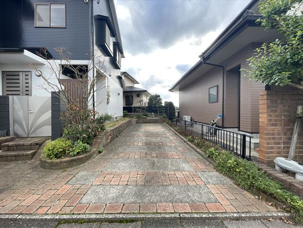 【駐車場】 | 古賀市舞の里5丁目　戸建て | 駐車は縦列で2台可能です