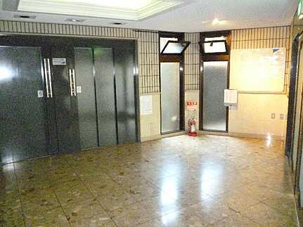 ライオンズヒルズ田方のエントランス