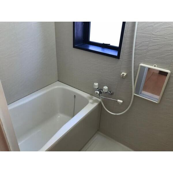 ボヌール五軒邸の浴室