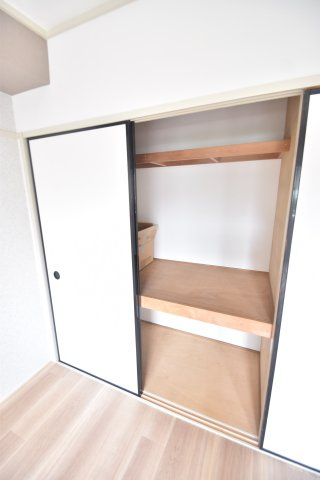 大阪市城東区関目３丁目の賃貸マンションの収納