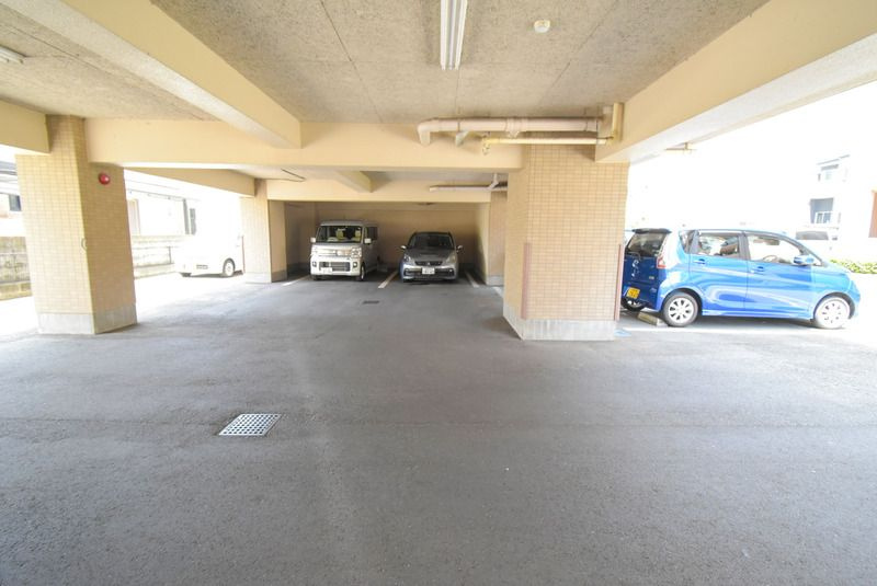 オリーヴァ日ノ出の駐車場