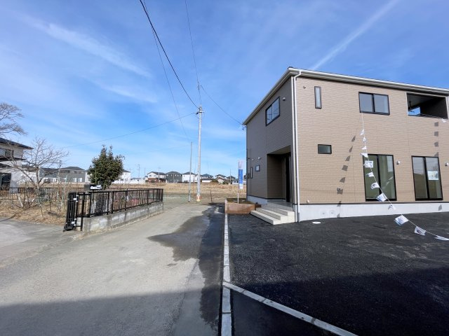 新築戸建　矢吹町一本木第5　Cradle Garden　全2棟の前面道路含む現地写真