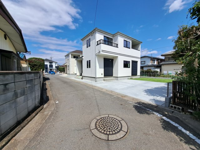 新築　高崎市下佐野町3期　Heartful　Town　１号棟の前面道路含む現地写真|現地写真　西側接道幅員約4ｍ