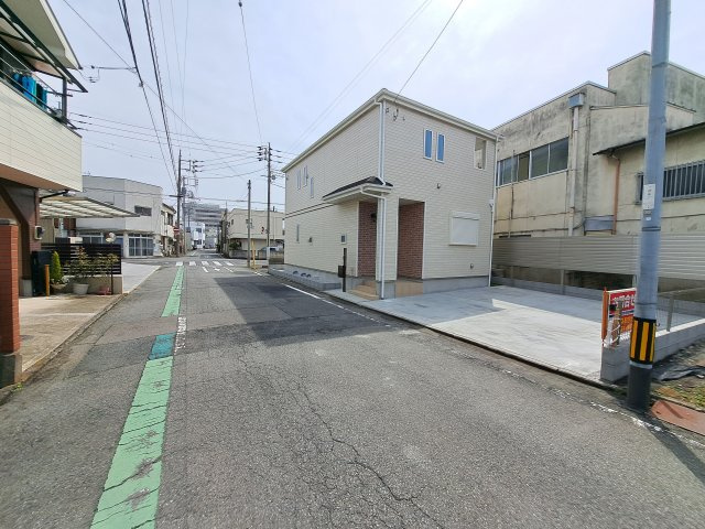 新築　前橋市表町２期　HeartfulTown　１号棟の前面道路含む現地写真|現地写真　北側接道幅員約6ｍ　