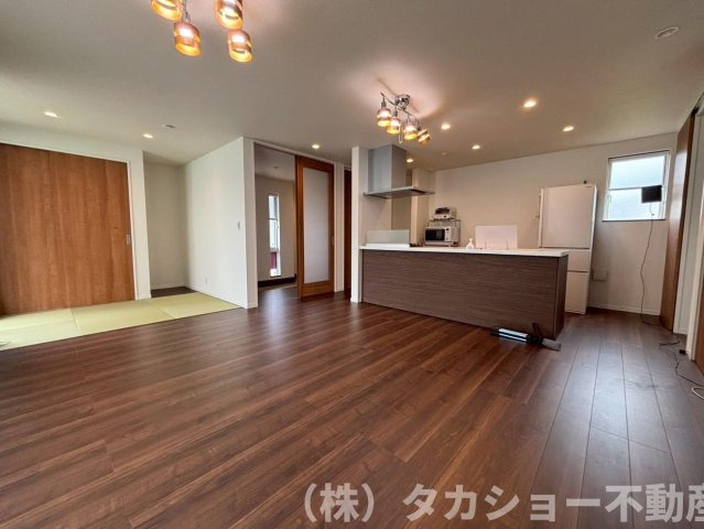 【居間・リビング】 | 袖ケ浦市袖ヶ浦駅前2丁目　平屋住宅