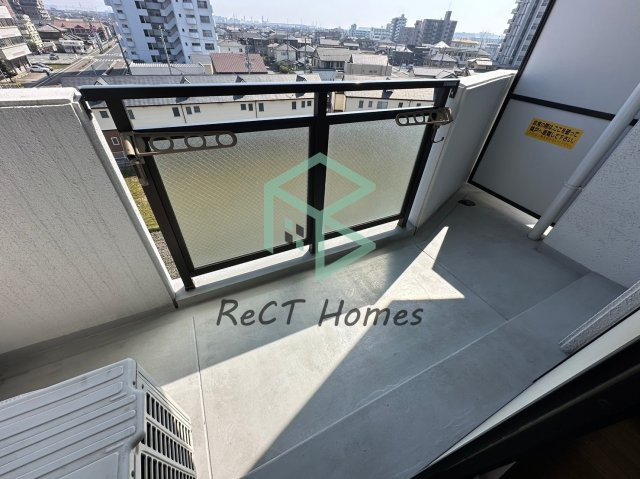 姫路市飾磨区英賀保駅前町の賃貸マンションのバルコニー