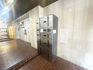 【その他共用部分】 | 宅配ボックス付きで不在時のお荷物も受け取れます。