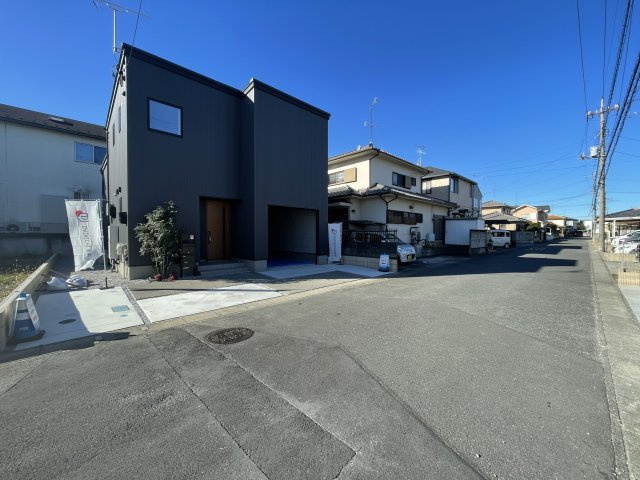【前面道路含む現地写真】 | 深谷市上柴町東　フルクラシル　未入居戸建　全1棟