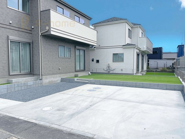 ひたちなか市足崎3期　新築戸建て　1号棟の駐車場|カースペースは2台お停めいただけます♪