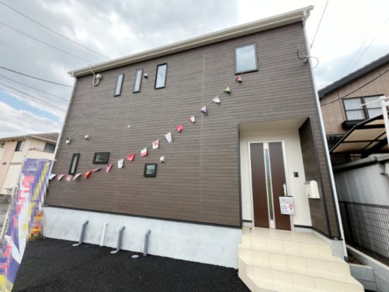祝　成約済み　八王子市　犬目町　新築戸建て　３７期の外観|太陽光発電設備を標準で搭載しており、エコフレンドリーな新築戸建てです。～仲介手数料無料☆八王子ひなた不動産～八王子市犬目町　新築戸建て
