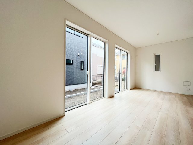 『八王子市新築戸建て』八王子市犬目町96【仲介手数料無料】　３７期の居間・リビング|～仲介手数料無料☆八王子ひなた不動産～八王子市犬目町　新築戸建て
