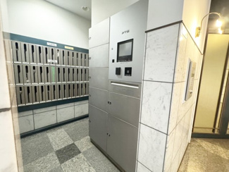 【その他共用部分】 | 宅配ボックス付きで不在時のお荷物も受け取れます。