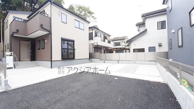 狭山市堀兼・全5棟　新築一戸建　2号棟　～充実の設備・仕様～の駐車場|並列3台可能