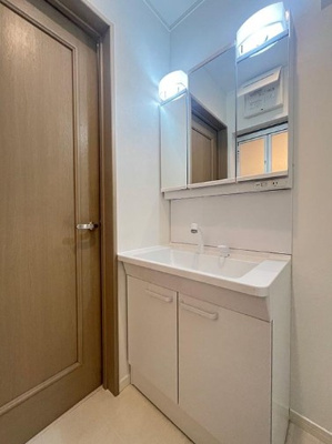 【洗面所】 | 藤沢市鵠沼藤が谷4丁目 中古戸建 全1棟