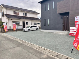 【駐車場】