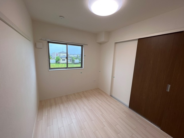 メゾンブルームの洋室