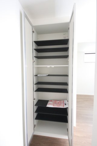 【玄関】 | 《仲介手数料無料》緑区原山４丁目142-3(全1戸)新築一戸建てリガーレ | 撮影日 2025年6月9日 9:20 晴れ