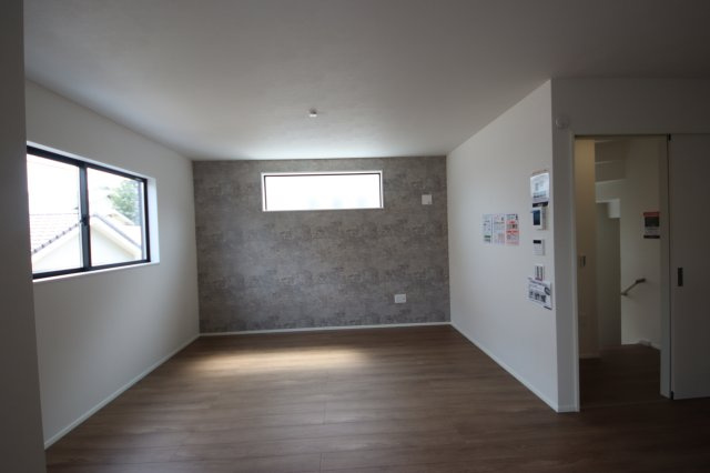 【居間・リビング】 | 《仲介手数料無料》緑区原山４丁目142-3(全1戸)新築一戸建てリガーレ | 撮影日 2025年6月9日 9:20 晴れ