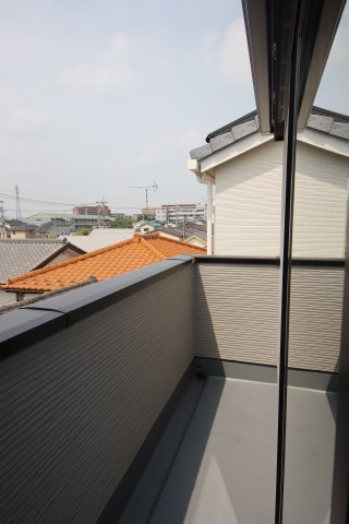 《仲介手数料無料》緑区原山４丁目142-3(全1戸)新築一戸建てリガーレのバルコニー|撮影日 2025年6月9日 9:20 晴れ