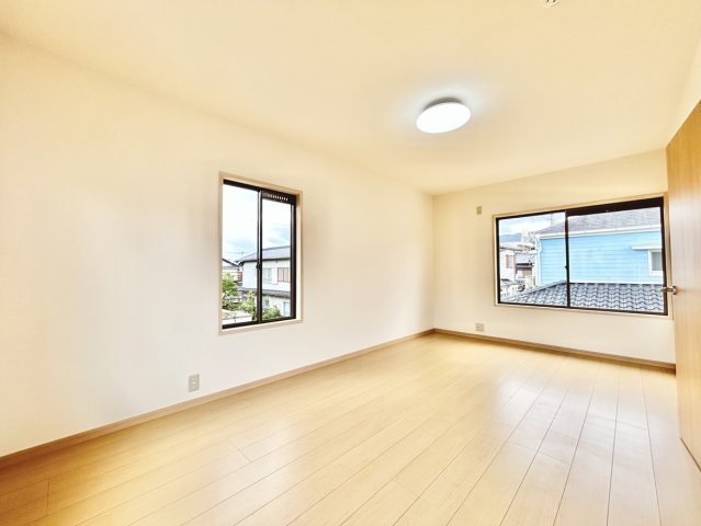 高知市若草町　中古戸建ての洋室