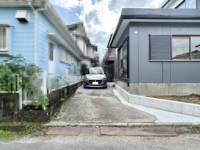 高知市若草町　中古戸建ての駐車場