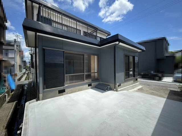 高知市若草町　中古戸建ての駐車場
