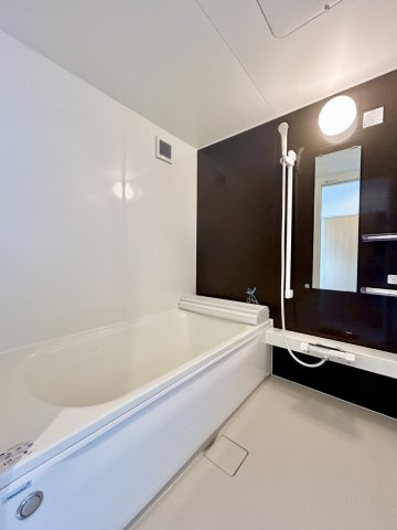 高知市若草町　中古戸建ての浴室