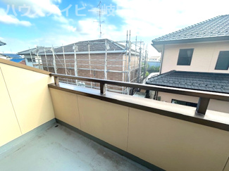 【バルコニー】 | 瑞穂市牛牧！庭付き5LDK！水回りすべて新品交換！敷地ゆったり70坪以上！ | 瑞穂市牛牧！庭付き5LDK！水回りすべて新品交換！敷地ゆったり70坪以上！