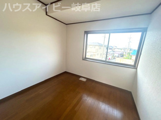 【洋室】 | 瑞穂市牛牧！庭付き5LDK！水回りすべて新品交換！敷地ゆったり70坪以上！ | 瑞穂市牛牧！庭付き5LDK！水回りすべて新品交換！敷地ゆったり70坪以上！
