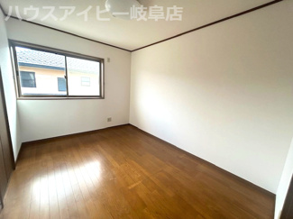 【洋室】 | 瑞穂市牛牧！庭付き5LDK！水回りすべて新品交換！敷地ゆったり70坪以上！ | 瑞穂市牛牧！庭付き5LDK！水回りすべて新品交換！敷地ゆったり70坪以上！