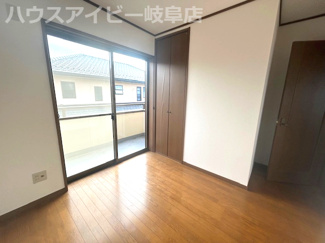 【洋室】 | 瑞穂市牛牧！庭付き5LDK！水回りすべて新品交換！敷地ゆったり70坪以上！ | 瑞穂市牛牧！庭付き5LDK！水回りすべて新品交換！敷地ゆったり70坪以上！