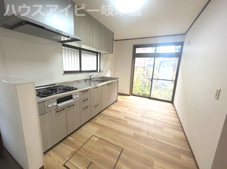 【キッチン】 | 瑞穂市牛牧！庭付き5LDK！水回りすべて新品交換！敷地ゆったり70坪以上！ | 瑞穂市牛牧！庭付き5LDK！水回りすべて新品交換！敷地ゆったり70坪以上！